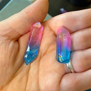 2 blue and pink aura quartz points